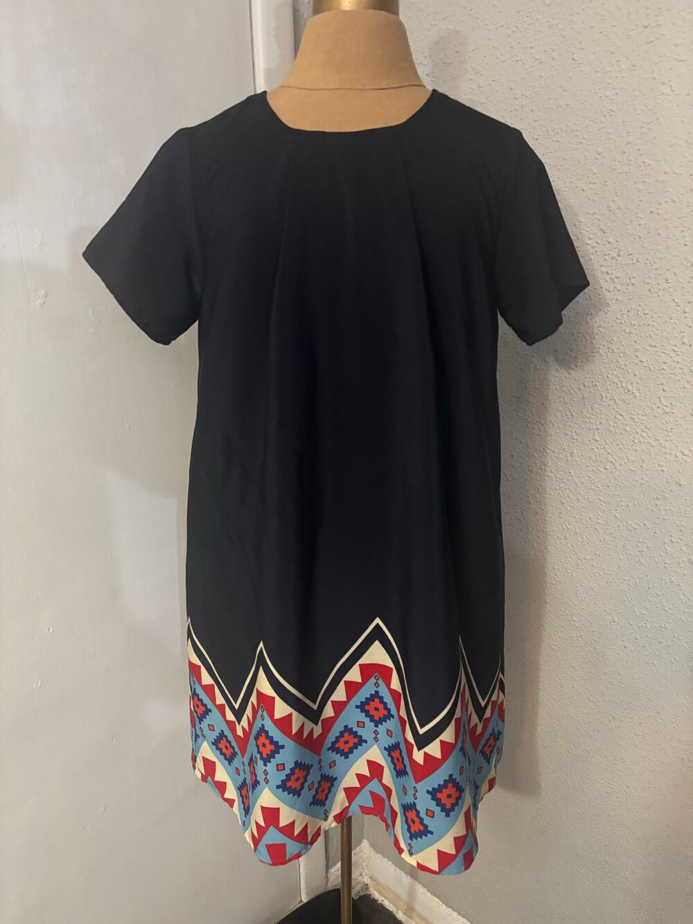 Collective Concepts Blue Short Sleeve Tribal Shift Mini Dress XS Bohemian Comfy